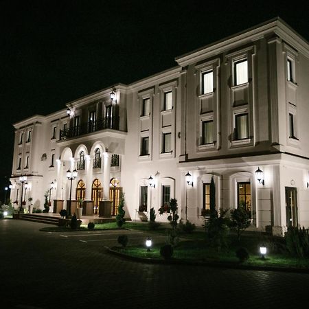 Hotel Beli Dvor Čačak Exteriér fotografie