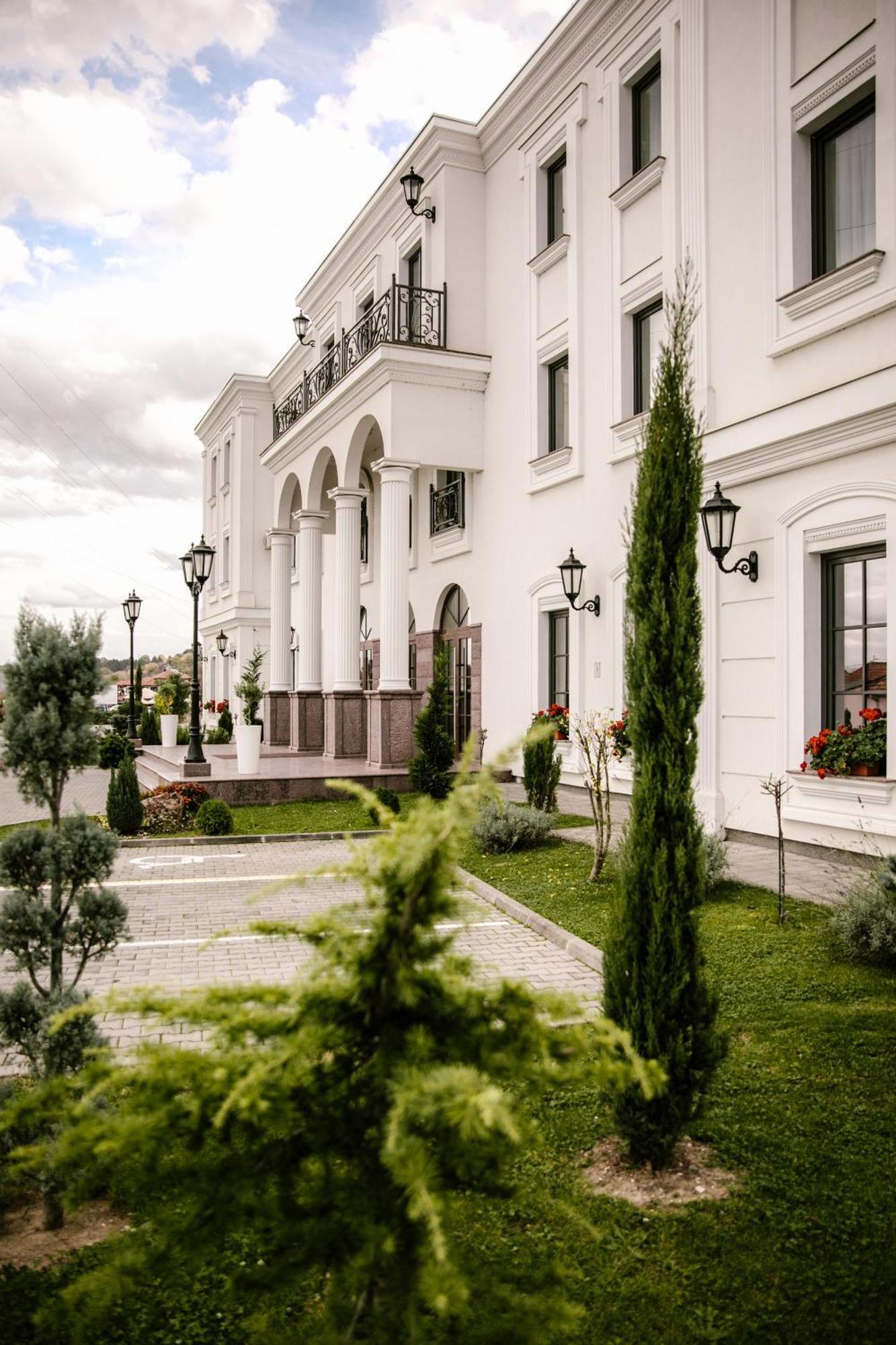 Hotel Beli Dvor Čačak Exteriér fotografie