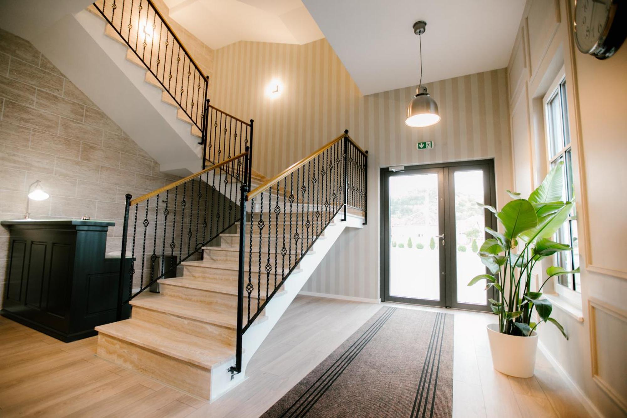 Hotel Beli Dvor Čačak Exteriér fotografie