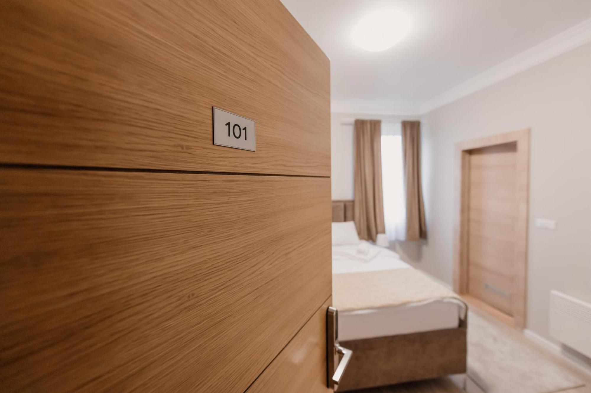 Hotel Beli Dvor Čačak Pokoj fotografie