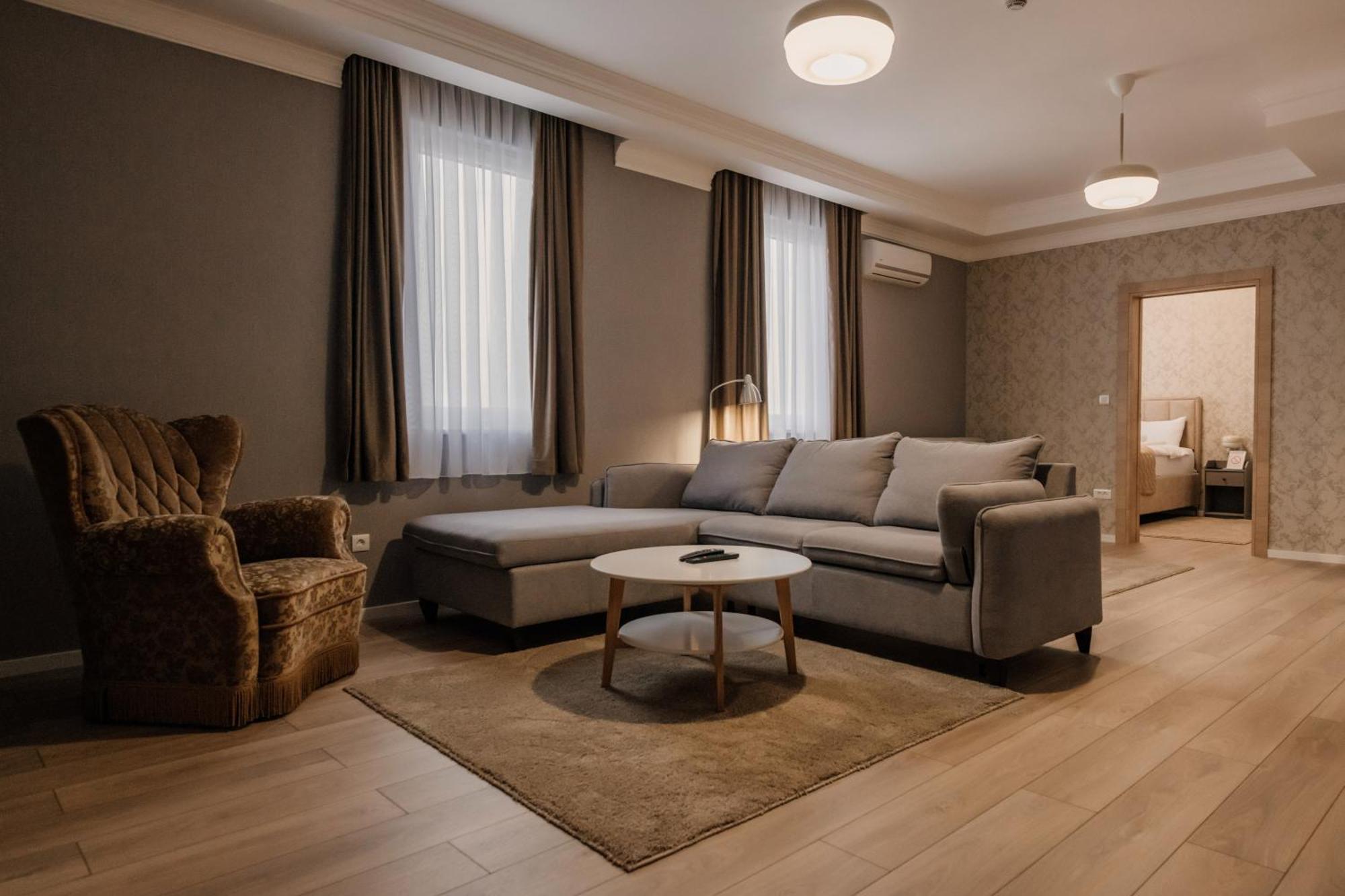 Hotel Beli Dvor Čačak Exteriér fotografie