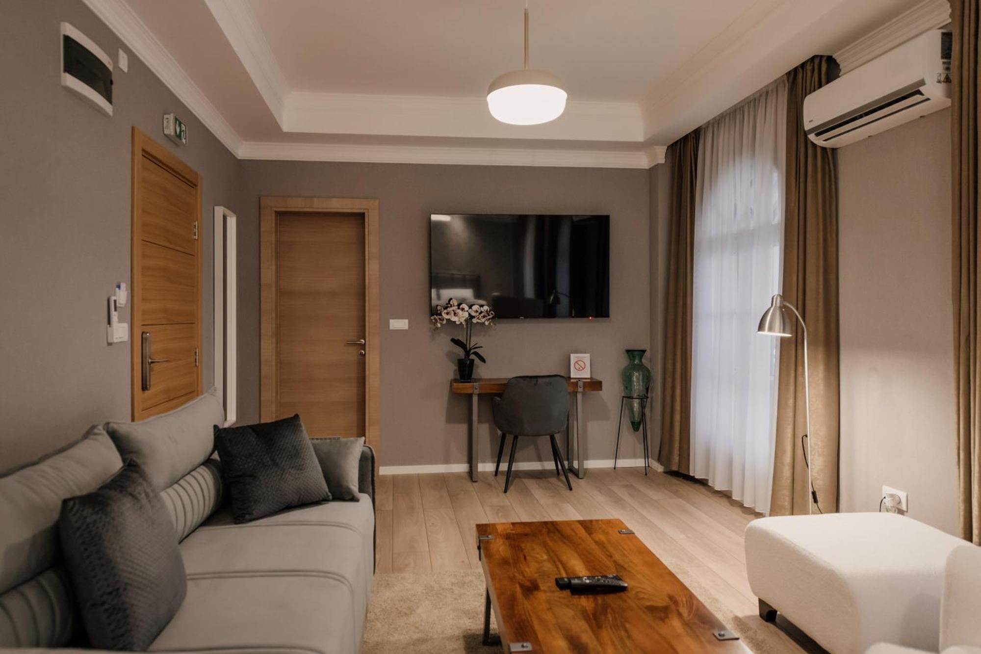 Hotel Beli Dvor Čačak Exteriér fotografie
